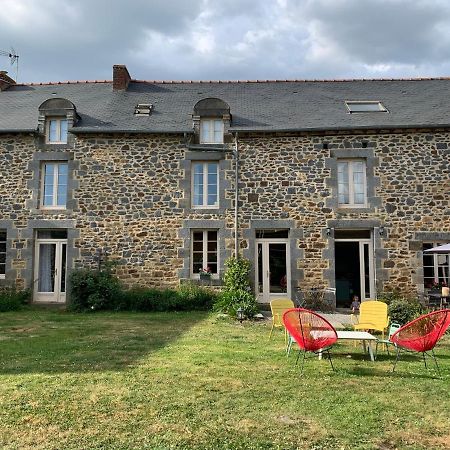 Le Logis De La Lettre Bed & Breakfast Tinteniac Bagian luar foto