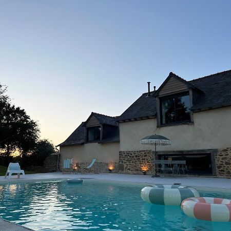 Le Logis De La Lettre Bed & Breakfast Tinteniac Bagian luar foto