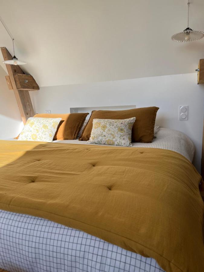Le Logis De La Lettre Bed & Breakfast Tinteniac Bagian luar foto