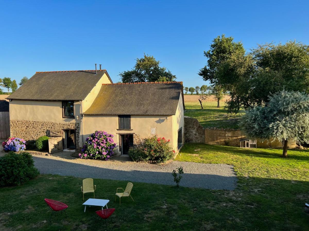 Le Logis De La Lettre Bed & Breakfast Tinteniac Bagian luar foto